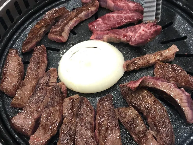 고기 굽는 모습 2