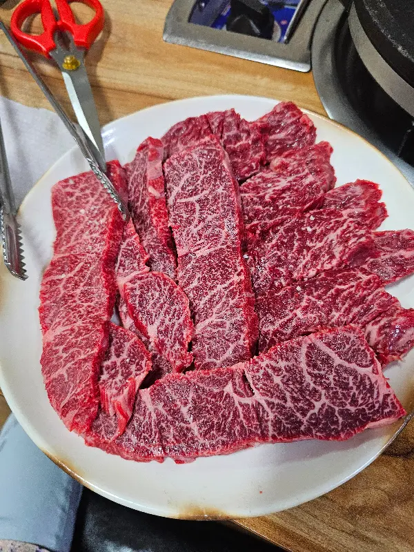 마블링이 환상적인 소고기