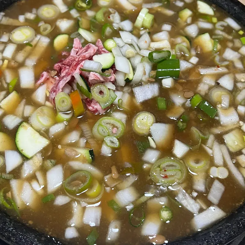 푸짐한 소고기 국밥