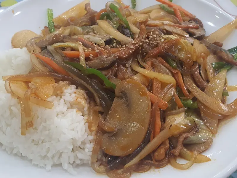 볶은 고추 양념이 더해진 짬뽕