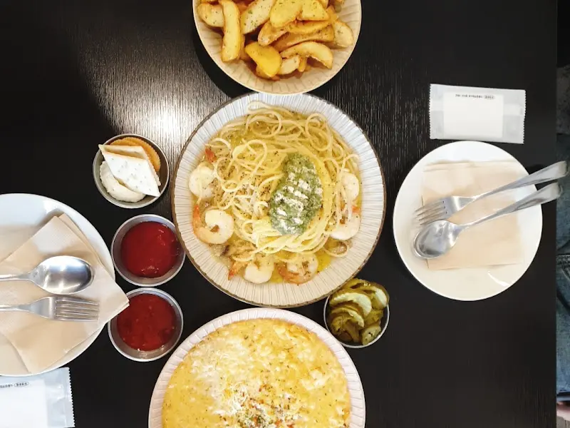 테이블 전체샷 2