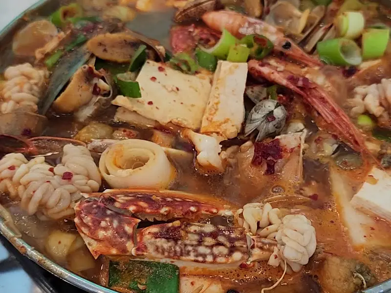 해산물이 듬뿍 들어간 해물된장찌개