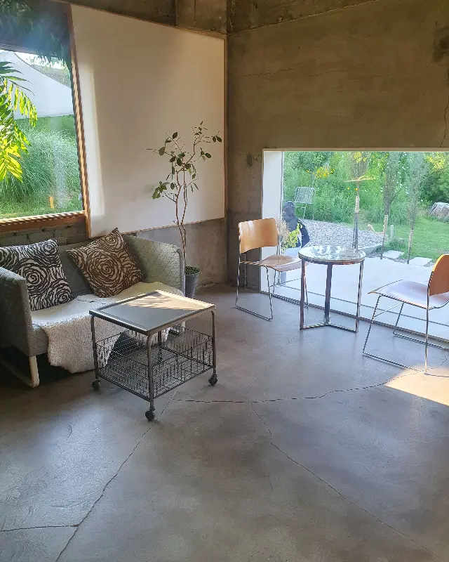 카페 내부 좌석