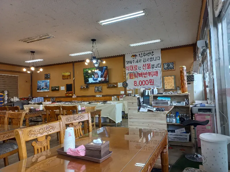 뷔페 음식 사진