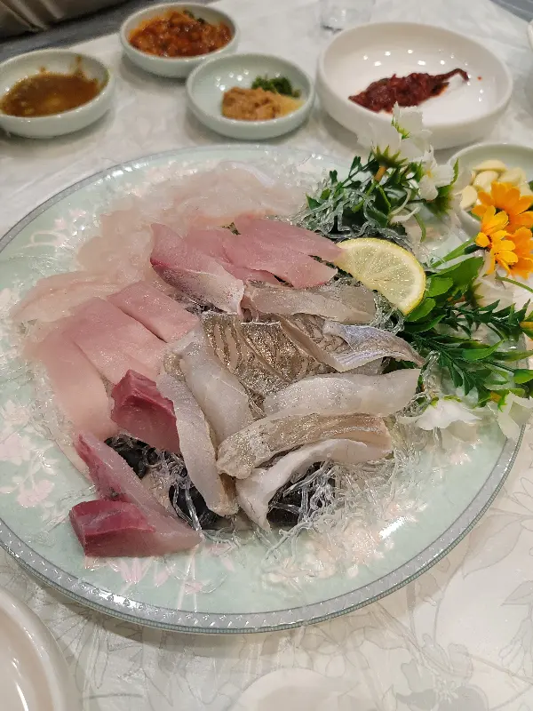 싱싱한 회 한 상