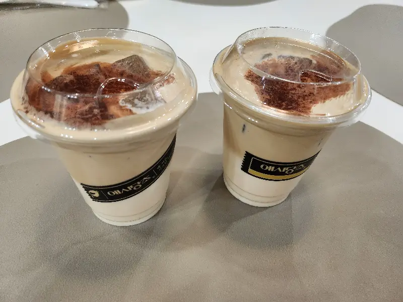 카페 내부 인테리어