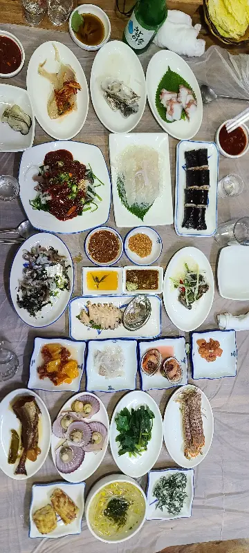 불새다찌의 다채로운 메뉴들