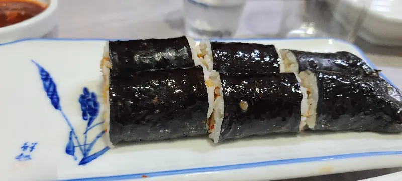 불새다찌의 김밥