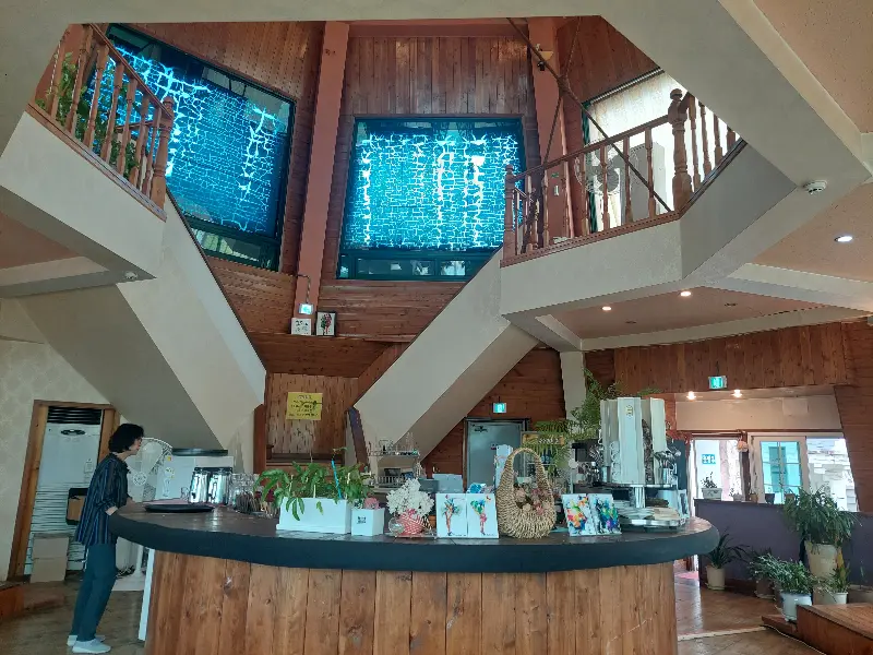 레스토랑 내부의 모습