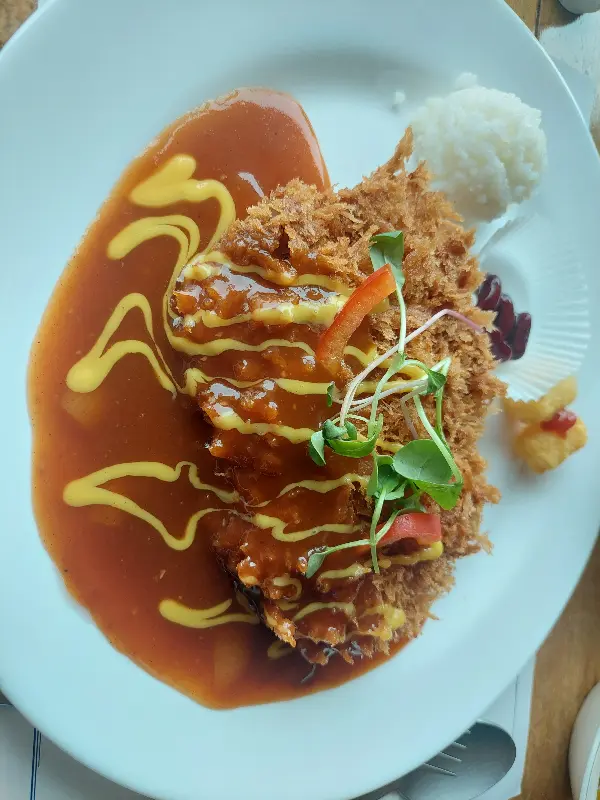 레스토랑 앞 정원의 모습