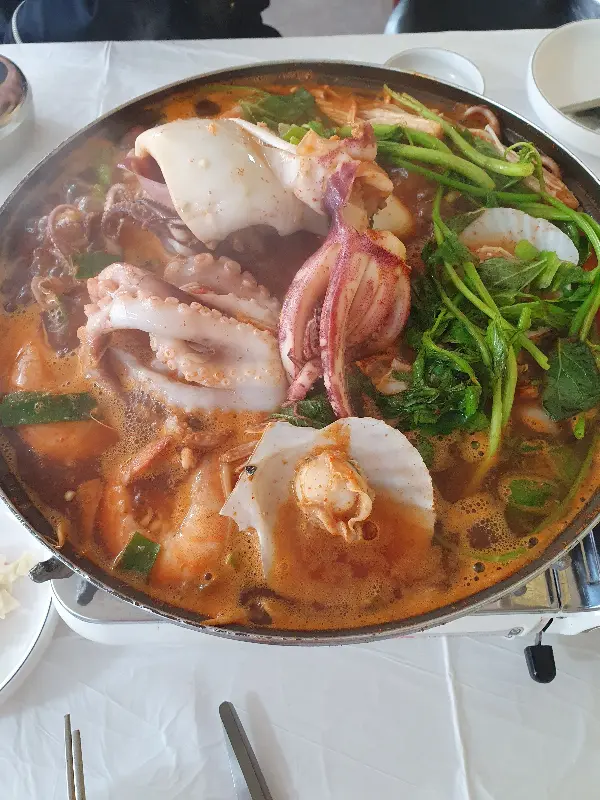 해물찜 속 탱글탱글한 새우