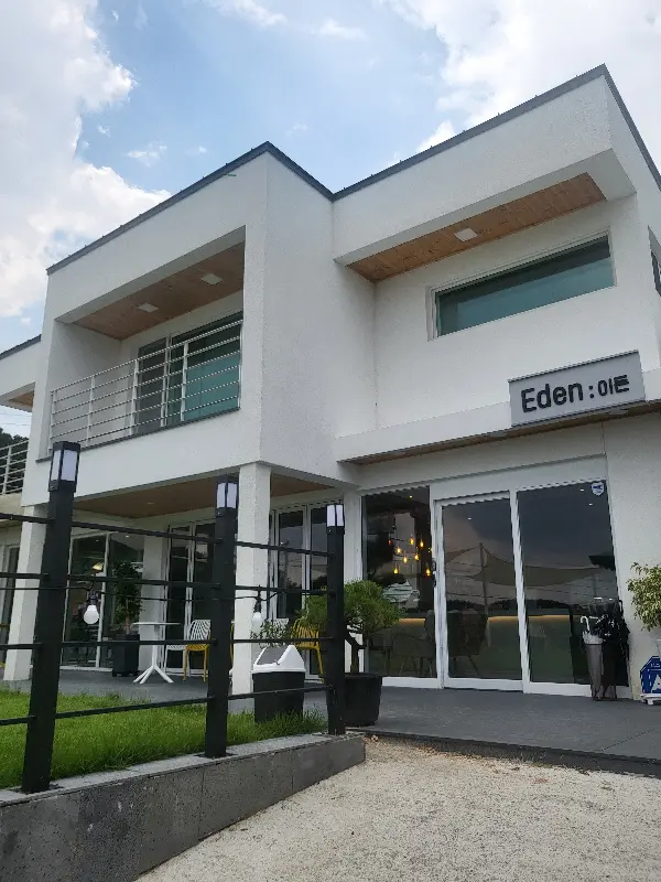 카페 내부 인테리어