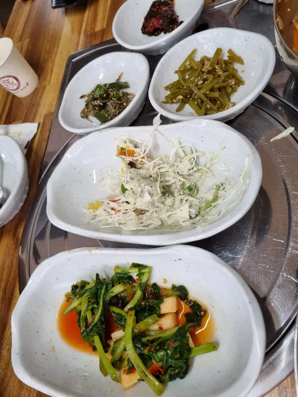 원두막 굴국밥 내부