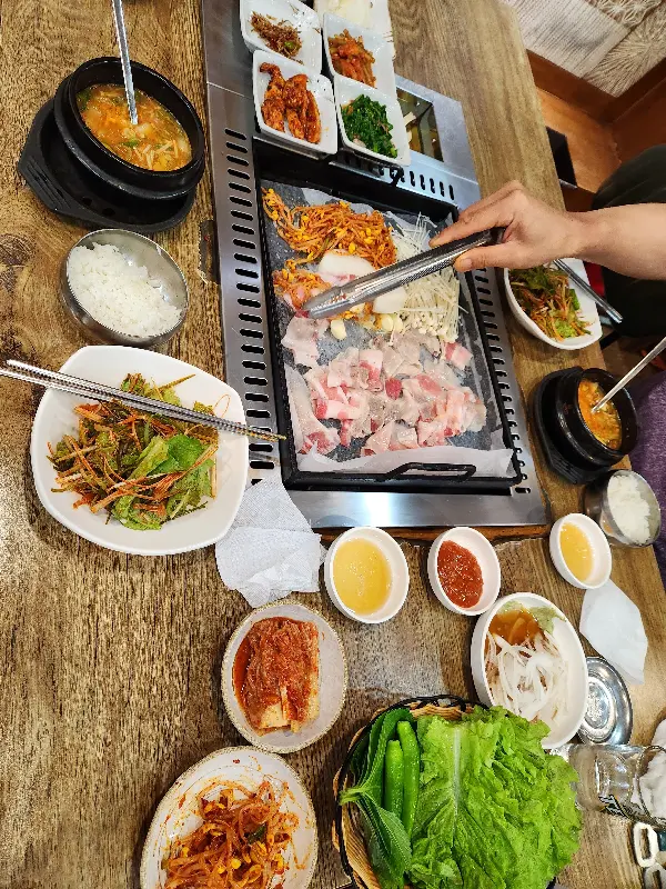 동명삼겹살 한상차림