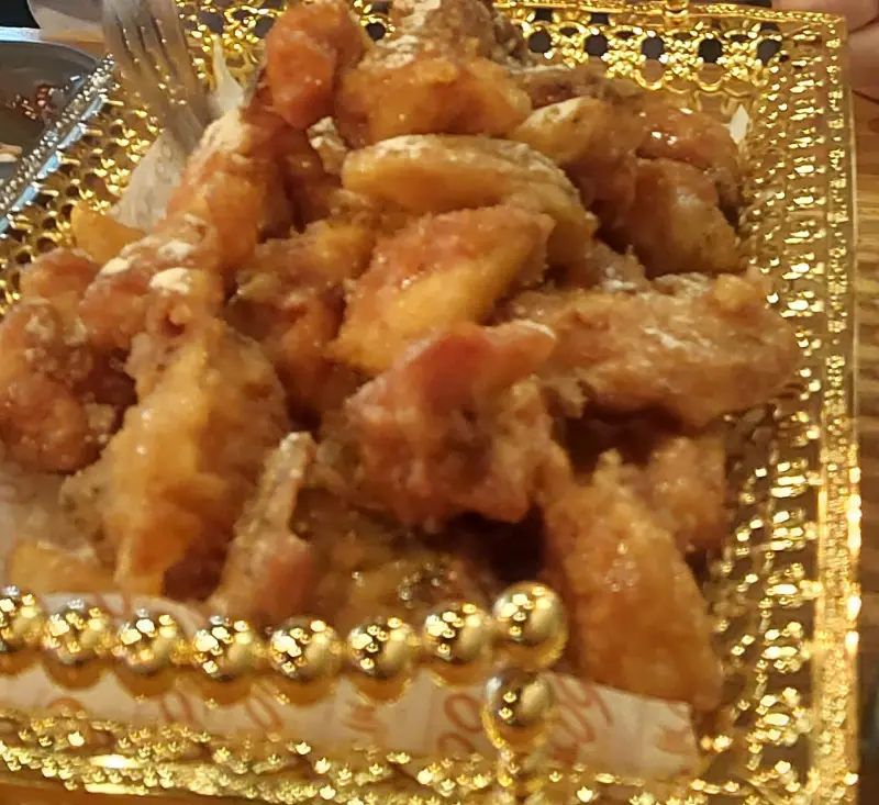 윤기가 흐르는 호랑이 치킨