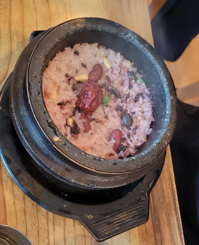영양돌솥밥의 클로즈업