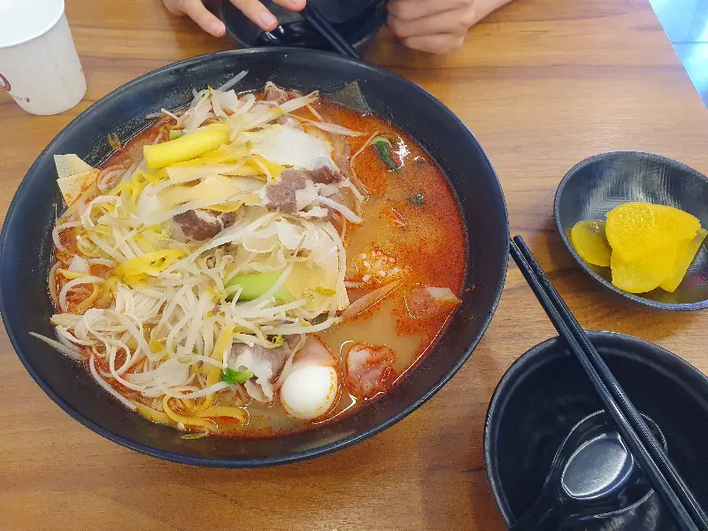 다양한 재료와 깊은 국물 맛이 일품인 마라탕