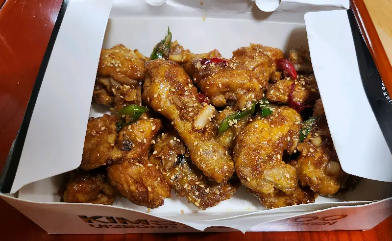 마늘치킨의 풍성한 양