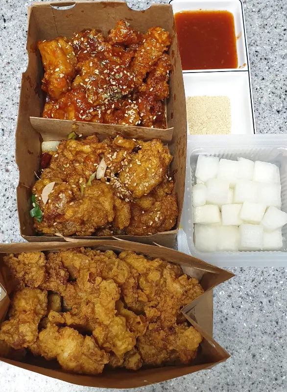 푸짐한 노랑통닭 한상차림