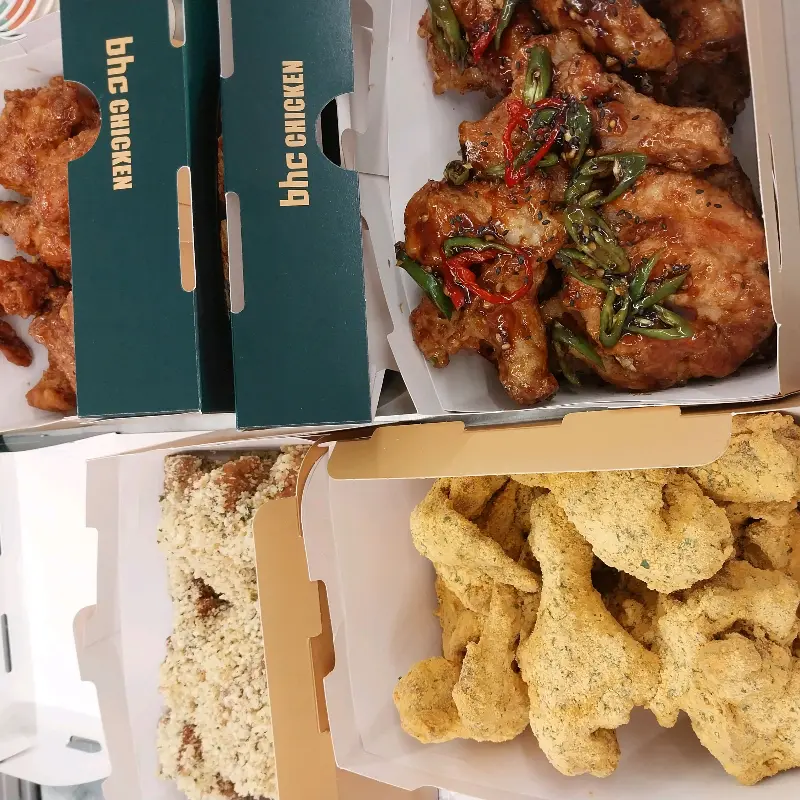 다양한 메뉴를 한눈에 볼 수 있는 포장