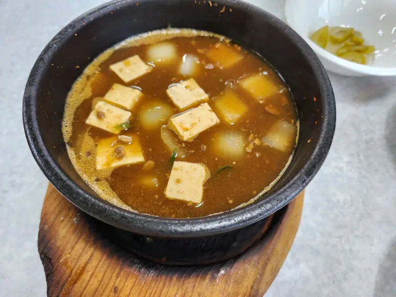 깊고 진한 맛이 일품인 된장찌개