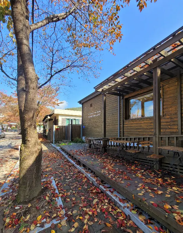 빵집 외부 테이블