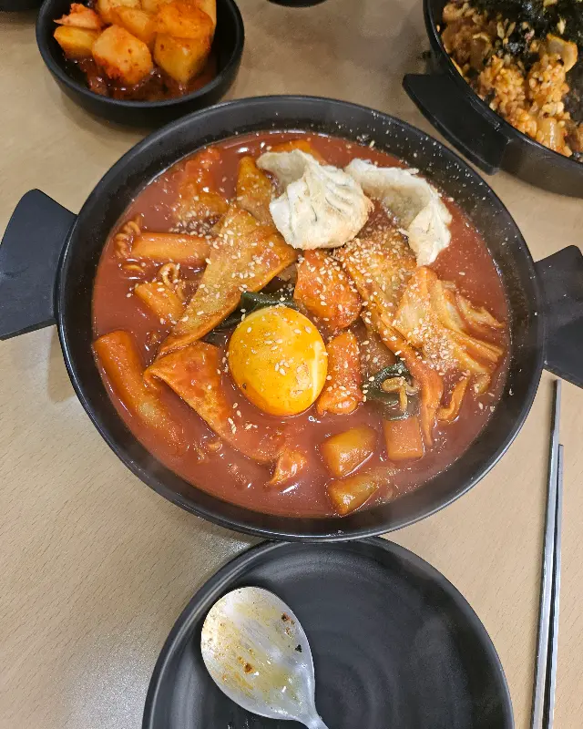 매콤달콤 떡볶이