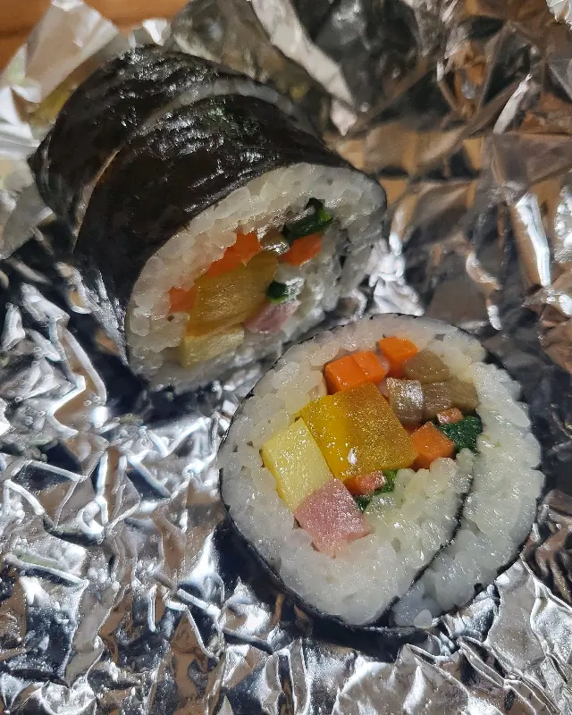 김밥 단면