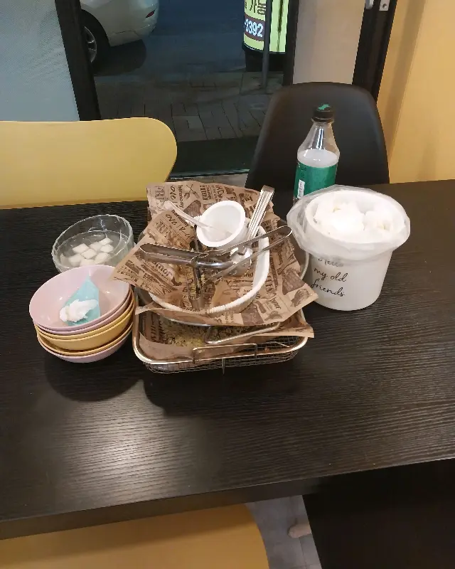 깔끔하게 정리된 테이블