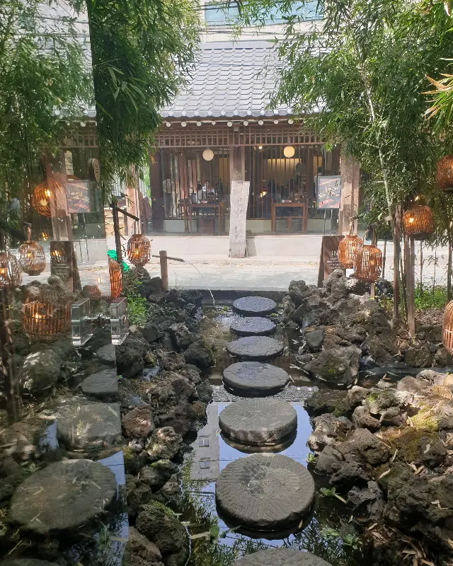 카페 외부 전경