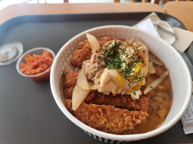 깔끔하게 포장된 도시락