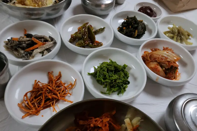 정갈한 반찬 클로즈업