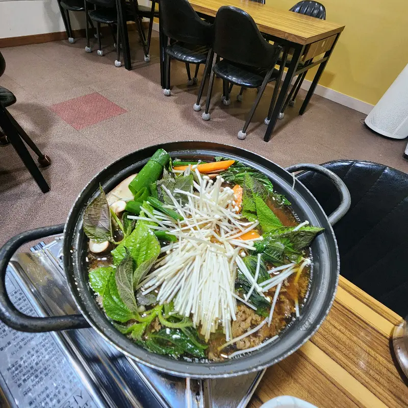 뚝배기에 담겨 나오는 된장찌개