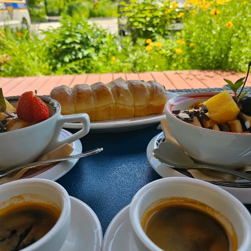 카페 내부 테이블