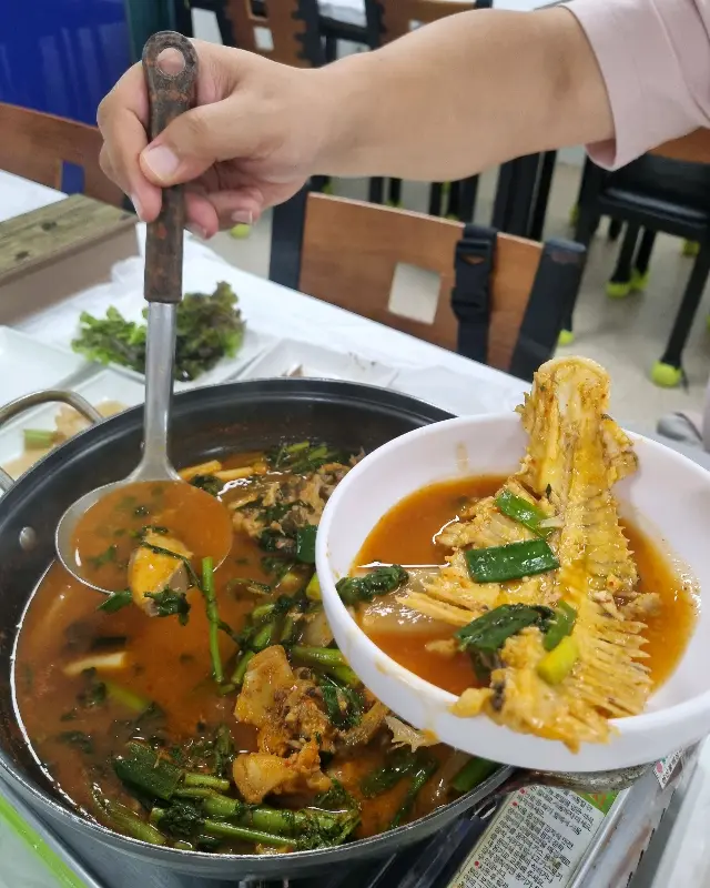 매운탕 속 생선 살