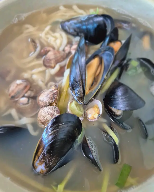 깔끔한 칼국수 국물