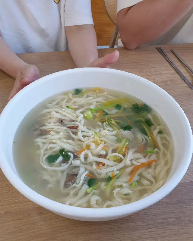 해산물이 푸짐한 해물칼국수