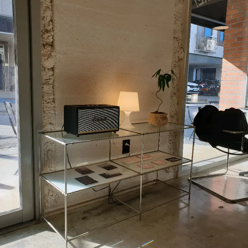 카페 내부의 아기자기한 소품들