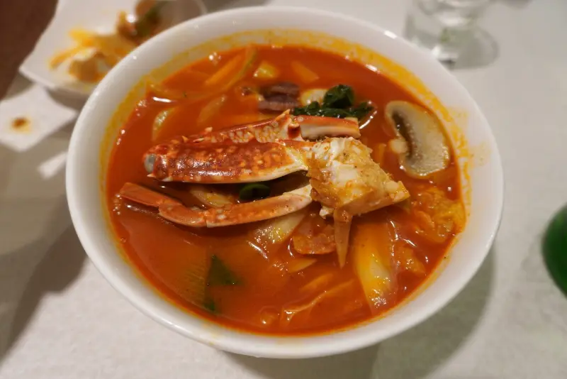 푸짐한 해산물이 들어간 짬뽕