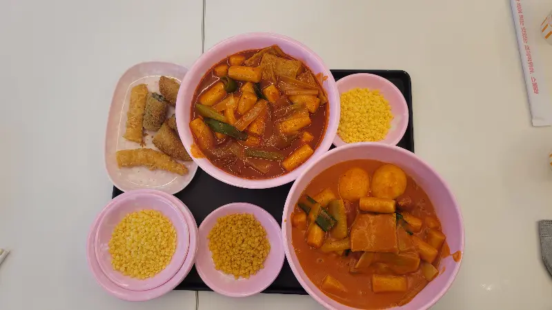 다양한 메뉴를 즐길 수 있는 스텔라 떡볶이