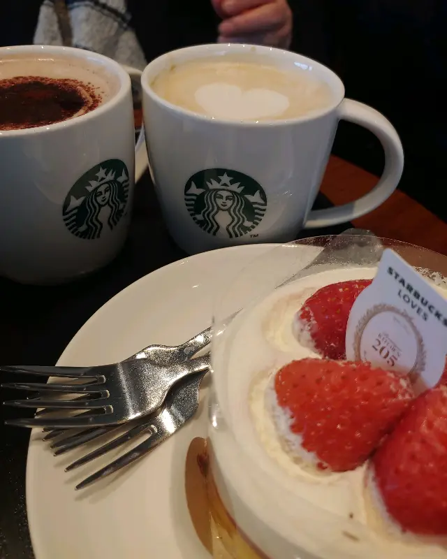 스타벅스 용인고림점 내부 모습