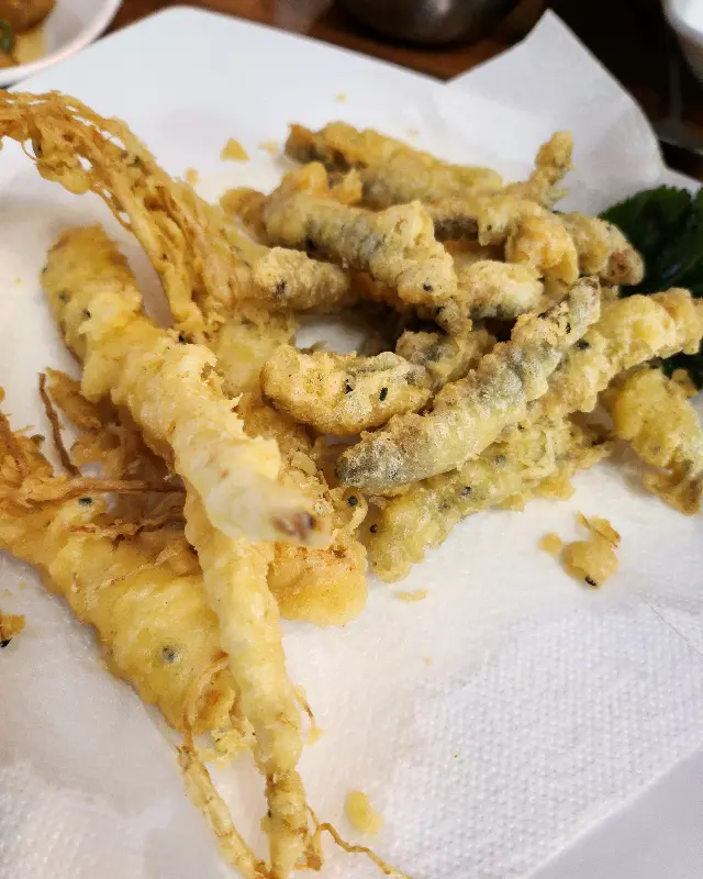 추어튀김과 인삼튀김