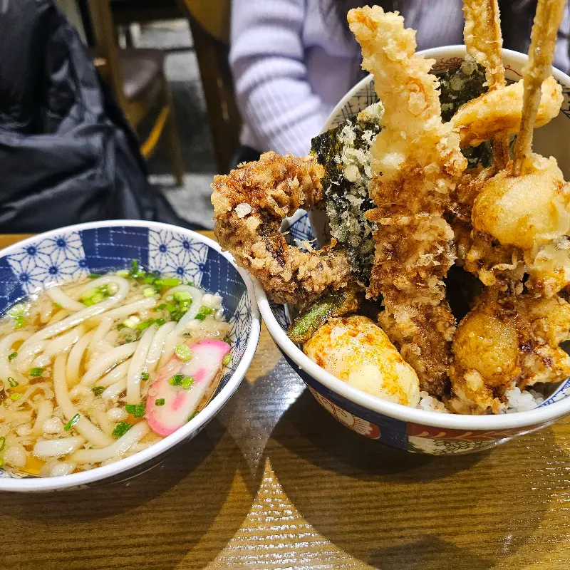 온센 텐동과 우동 세트