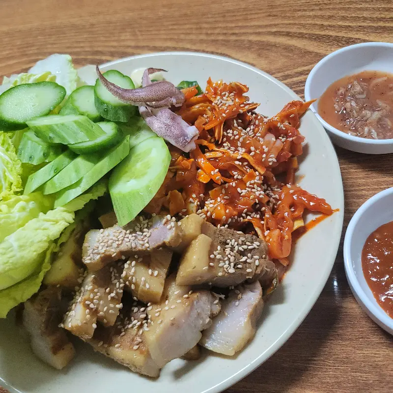 물레방아 한치보쌈 쌈