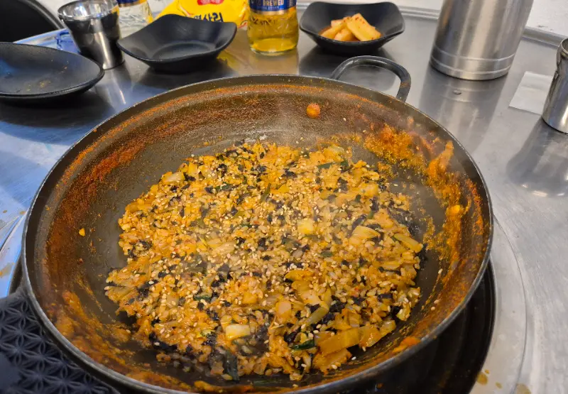 곱창 기름에 볶아 더욱 맛있는 볶음밥