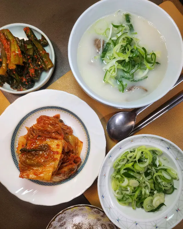 설렁탕과 깍두기, 김치의 조화