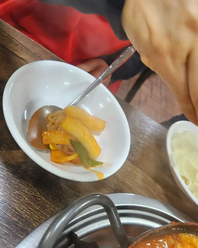 떡볶이의 마무리는 역시 날치알 볶음밥