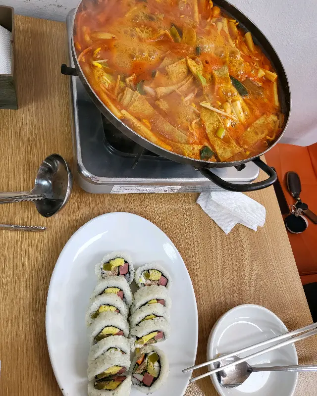 누드김밥과 떡볶이
