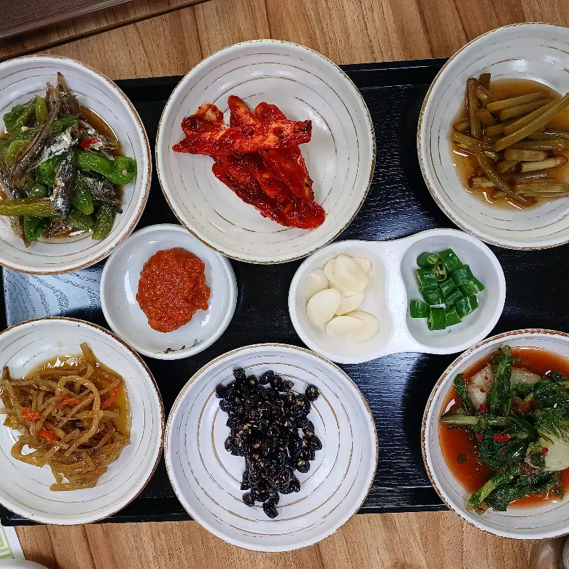 다양한 밑반찬