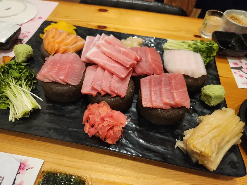 다랑의 참치회 한 상차림